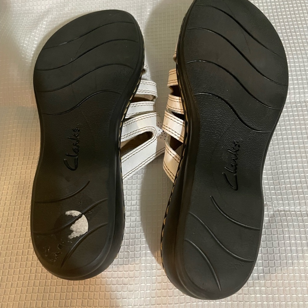 Clarks White and Black Leather Sandals - Picture 8 of 8